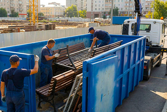 Вывоз уличных конструкций в Москве и области